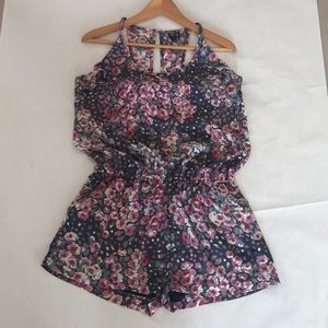Very J  Floral Romper Size M